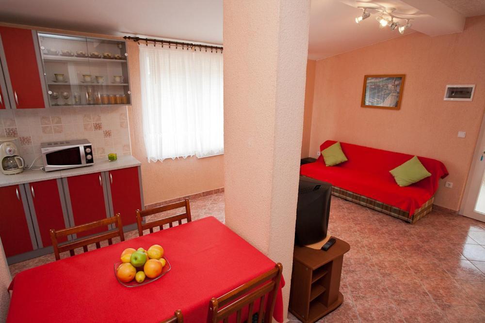 Apartments Kraljic Крк Екстер'єр фото