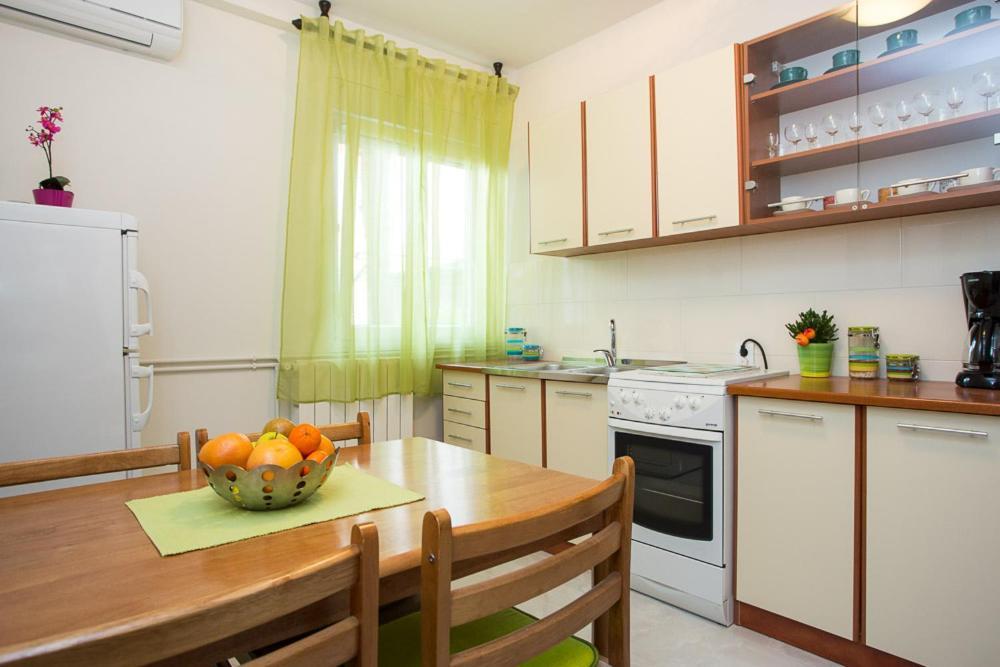 Apartments Kraljic Крк Екстер'єр фото